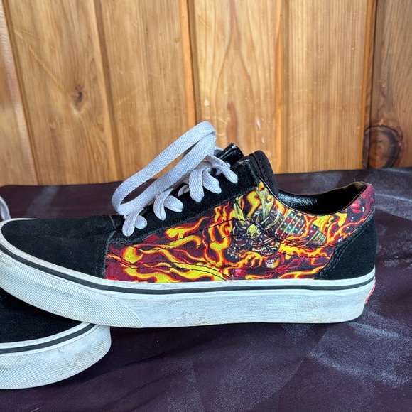 Vans Flames with Skull Shoes - Picture 2 of 8